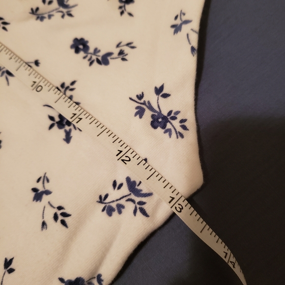 Hollister Size M White Floral Cropped Tie-Up Halter Top - Picture 4 of 6